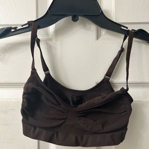 SKIMS SEAMLESS SCULPT BRALETTE
ESPRESSO SIZE M
